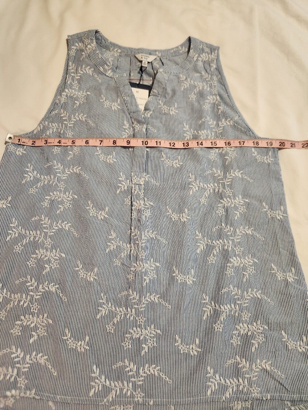 Crown & Ivy Blue/White Icon Textured 1/4 Button Sleeveless Peasant Blouse NWT - Picture 12 of 13